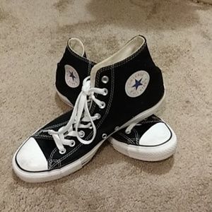 Converse men's size 9.5 /women's size 11.5